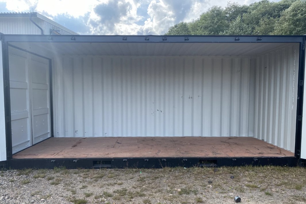 Compact container unit